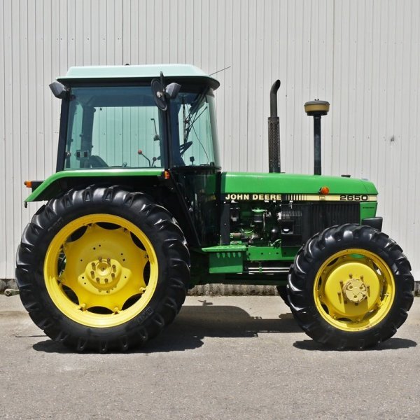 
								JOHN DEERE TRACTOR full									