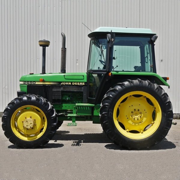 
								JOHN DEERE TRACTOR full									