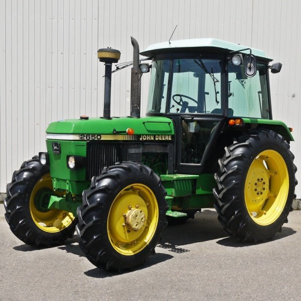 
								JOHN DEERE TRACTOR full									