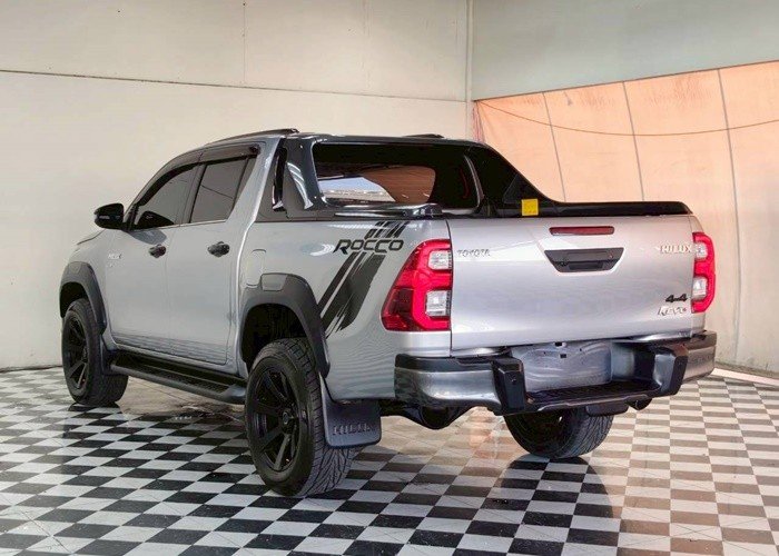
								2019 TOYOTA HILUX DOUBLE CAB 4WD AT full									