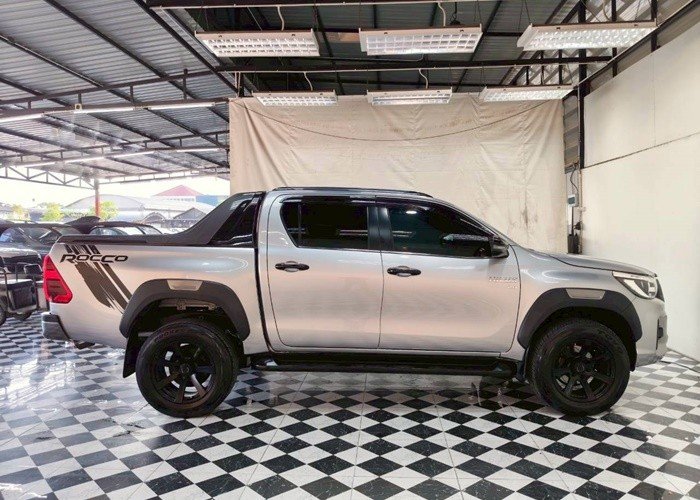 
								2019 TOYOTA HILUX DOUBLE CAB 4WD AT full									