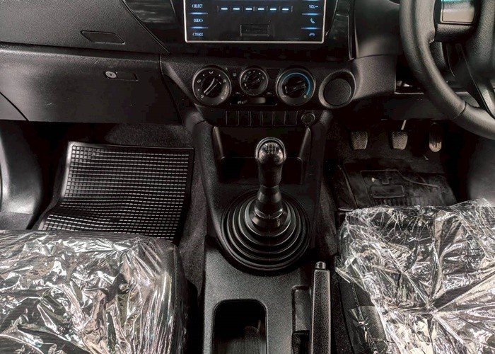 
								2019 TOYOTA HILUX SMART CAB 2WD MT full									