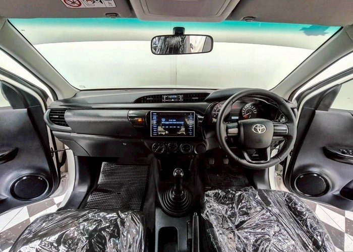 
								2019 TOYOTA HILUX SMART CAB 2WD MT full									