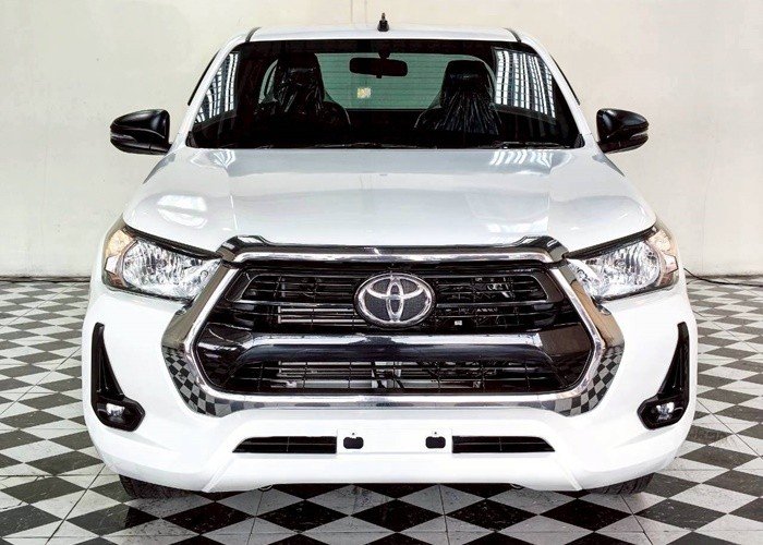 
								2022 TOYOTA HILUX SMART CAB 2WD MT full									