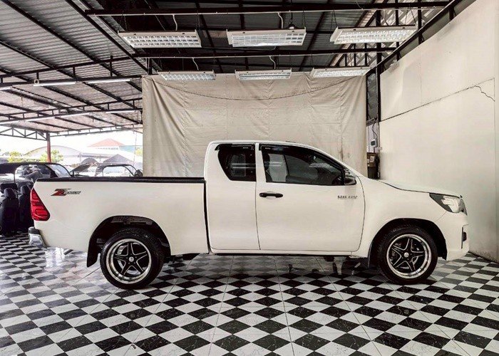 
								2019 TOYOTA HILUX SMART CAB 2WD MT full									