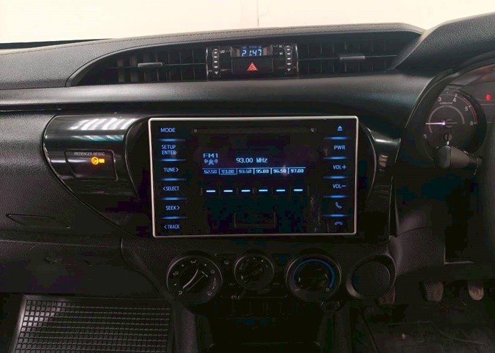
								2019 TOYOTA HILUX SMART CAB 2WD MT full									