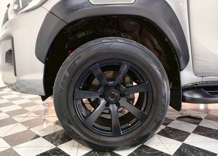 
								2019 TOYOTA HILUX DOUBLE CAB 4WD AT full									