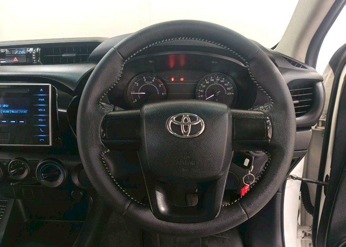 
								2019 TOYOTA HILUX SMART CAB 2WD MT full									