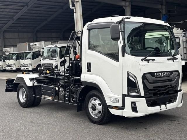 
								2025 ISUZU FORWARD full									