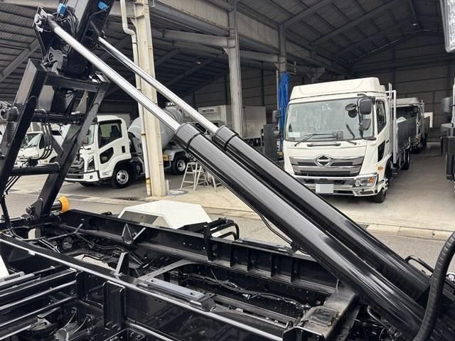 
								2025 ISUZU FORWARD full									