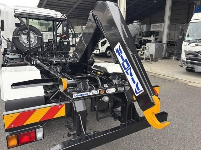 
								2025 ISUZU FORWARD full									