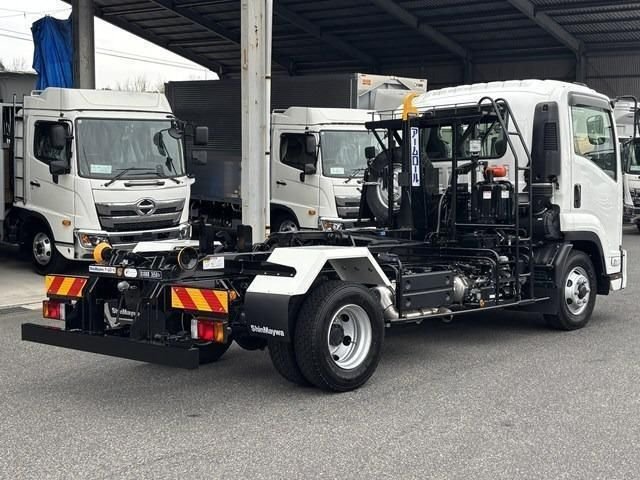 
								2025 ISUZU FORWARD full									
