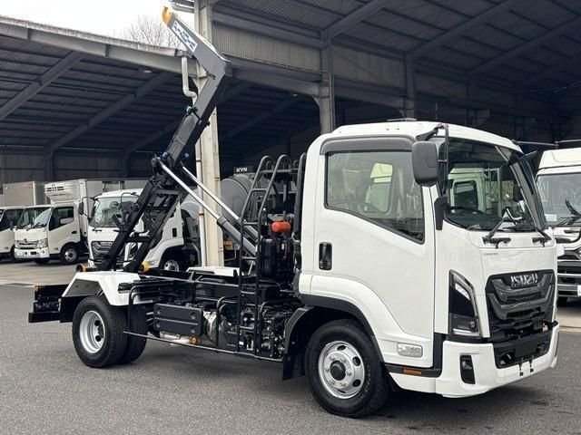 
								2025 ISUZU FORWARD full									