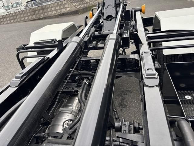 
								2025 ISUZU FORWARD full									