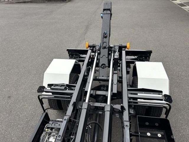 
								2025 ISUZU FORWARD full									