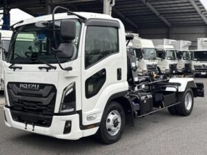 2025 ISUZU FORWARD