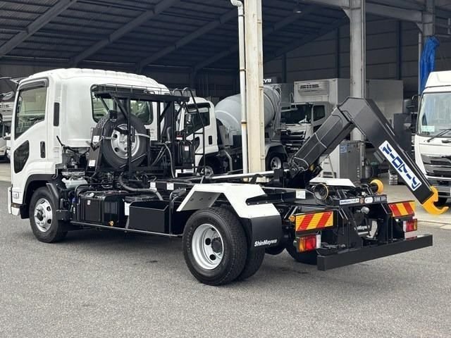 
								2025 ISUZU FORWARD full									